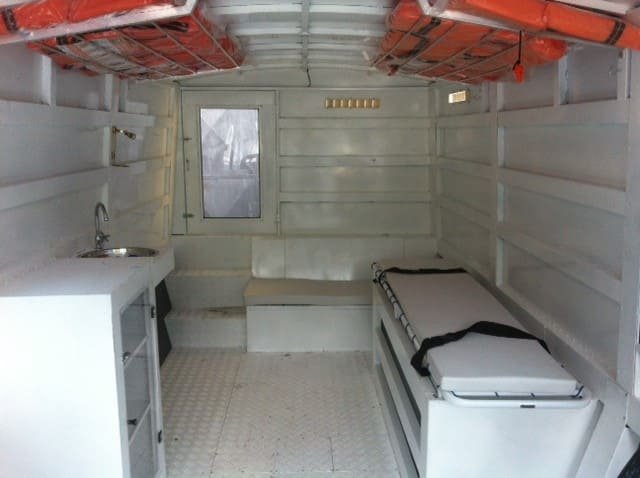 Ambulancha 840 Max_interior 1